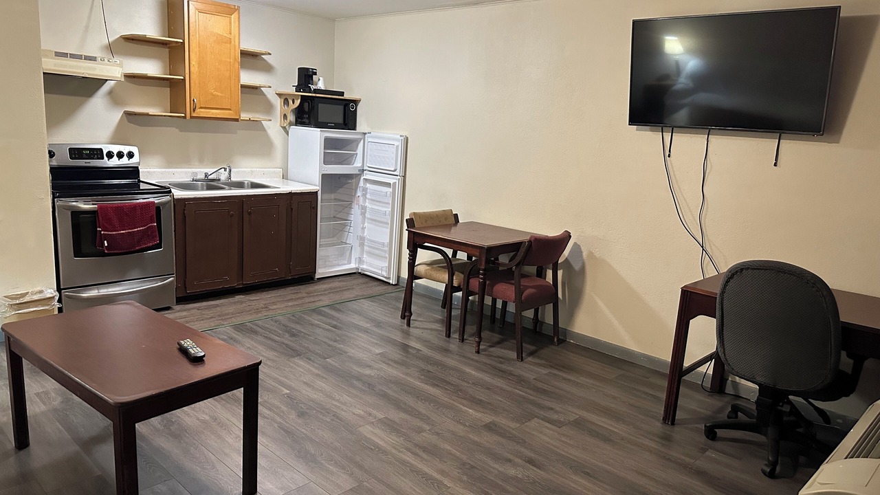 Photo of Others in Clinton