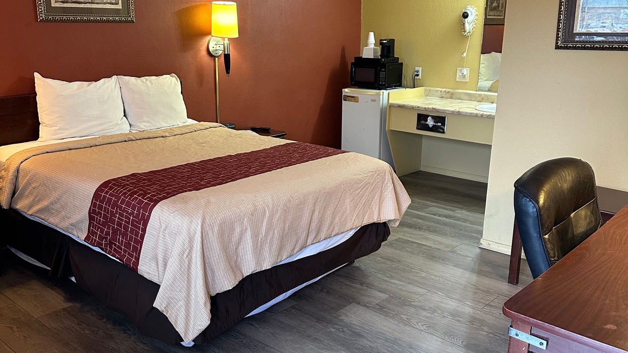 Photo of Bedroom in Clinton