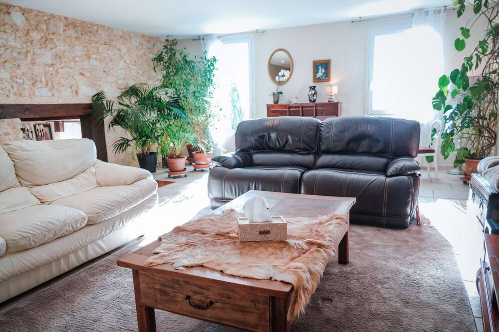 Photo of Livingroom in Puybegon