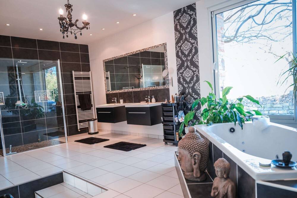 Photo of Bathroom in Puybegon