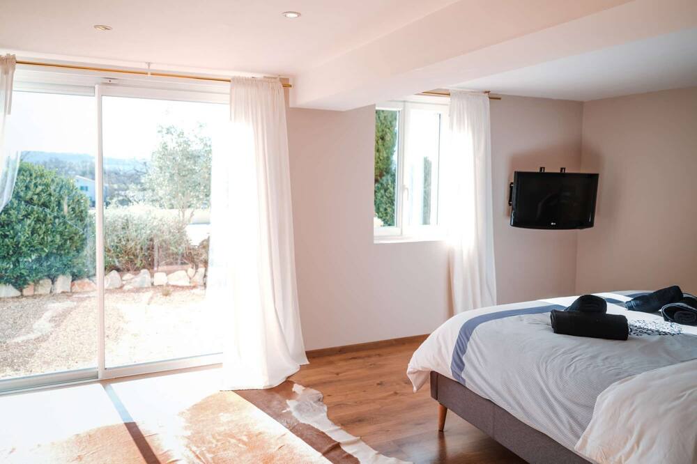 Photo of Bedroom in Puybegon