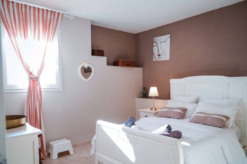 Photo of Bedroom in Puybegon