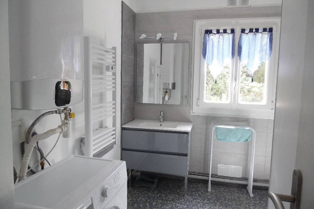 Photo of Bathroom in Saint-Marsal