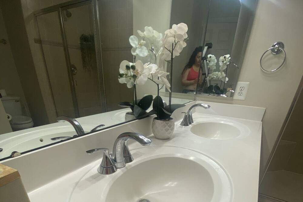 Photo of Bathroom in Gaithersburg