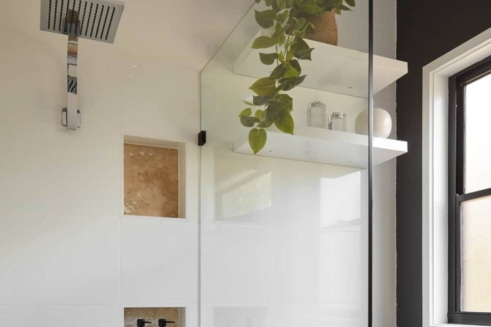 Photo of Bathroom in Benwerrin