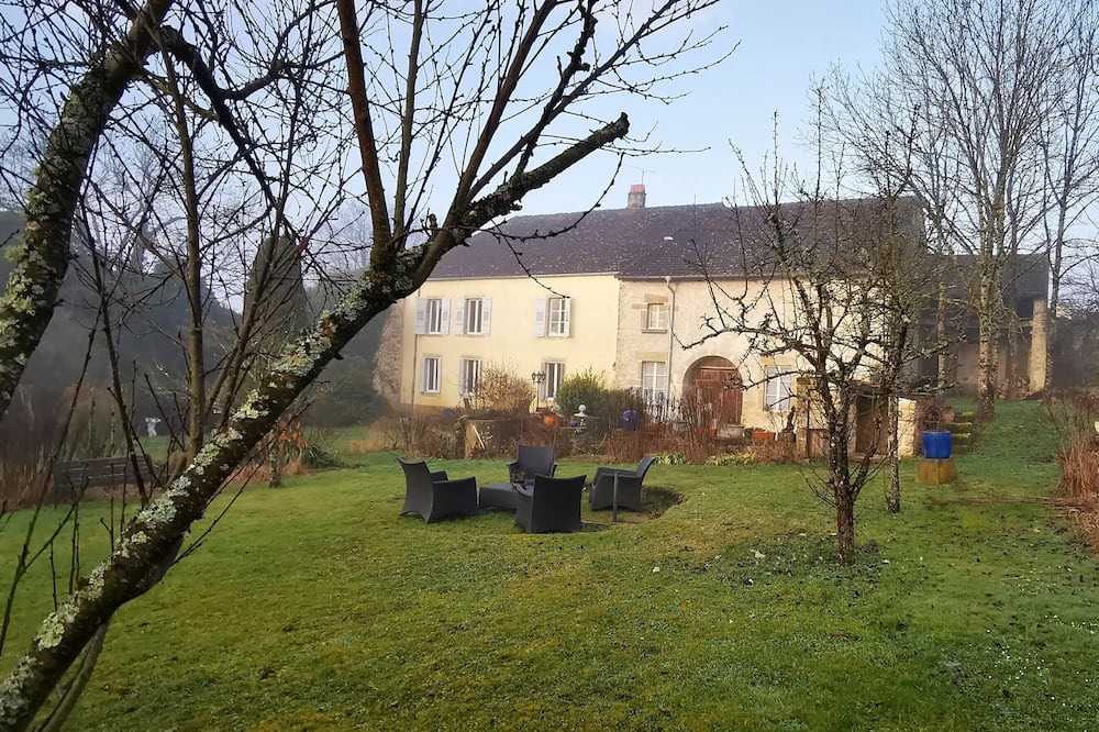 Photo of Outdoor in Melay