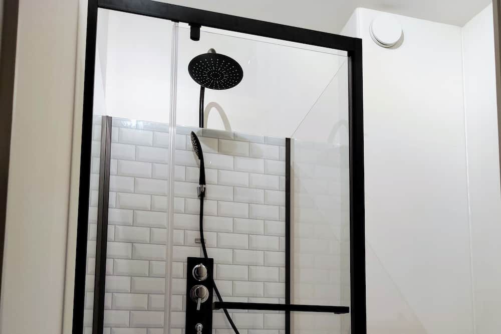 Photo of Bathroom in Melay