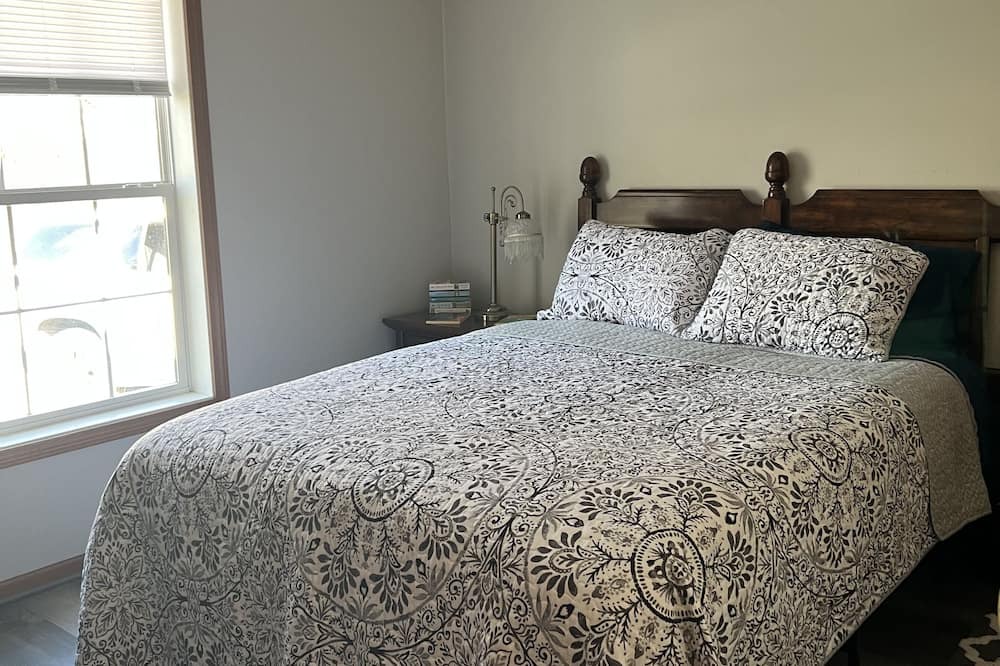 Photo of Bedroom in Logansport