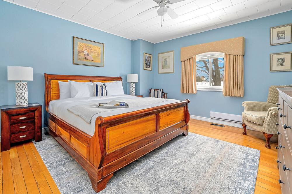 Photo of Bedroom in Picton