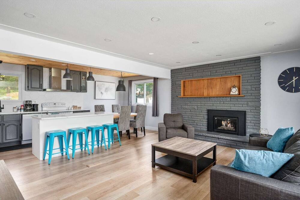 Photo of Livingroom in Byron