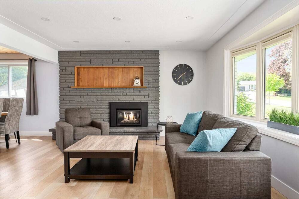 Photo of Livingroom in Byron