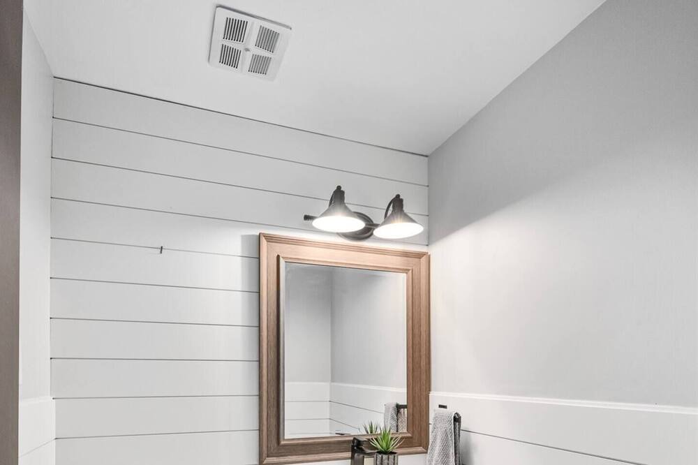 Photo of Bathroom in Byron