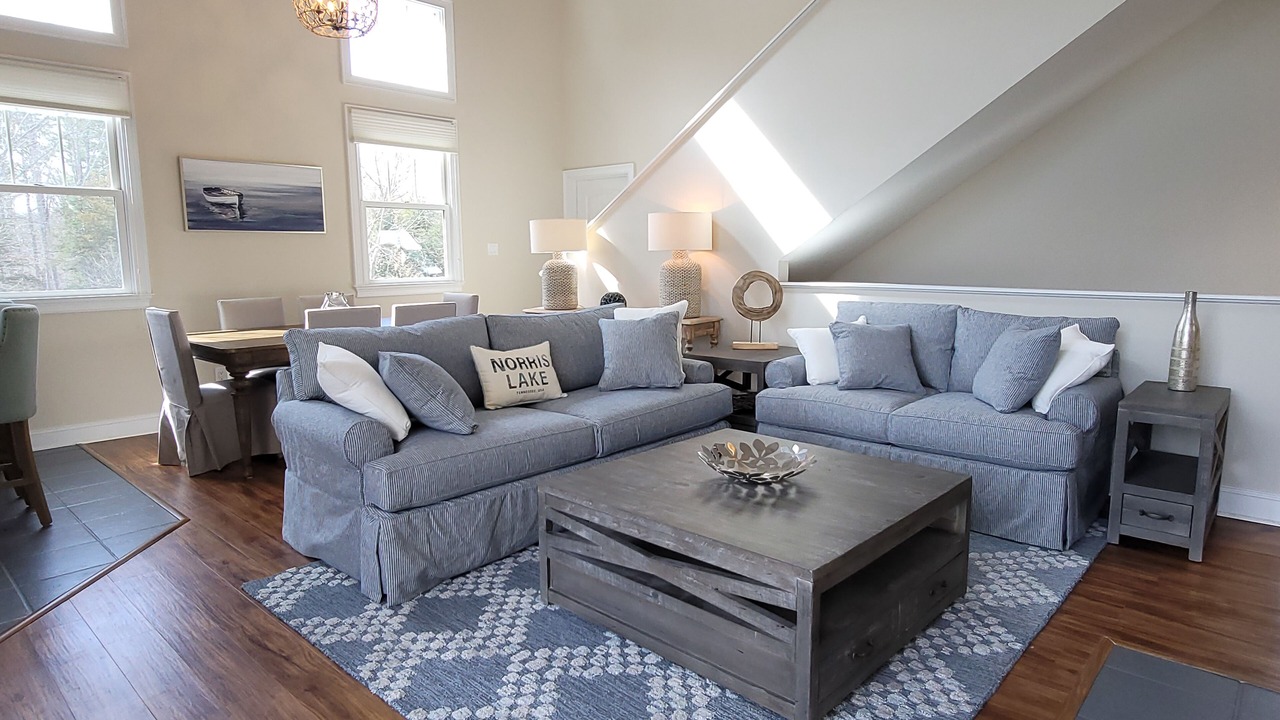Photo of Livingroom in Andersonville