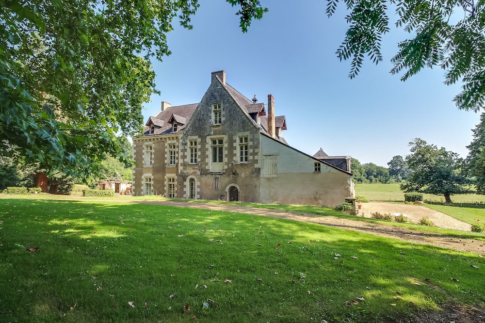 Photo of Outdoor in Montreuil-Juigne