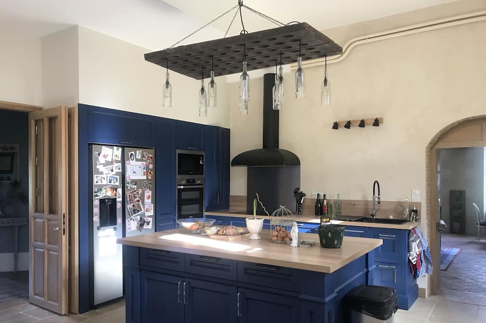 Photo of Kitchen in Montreuil-Juigne