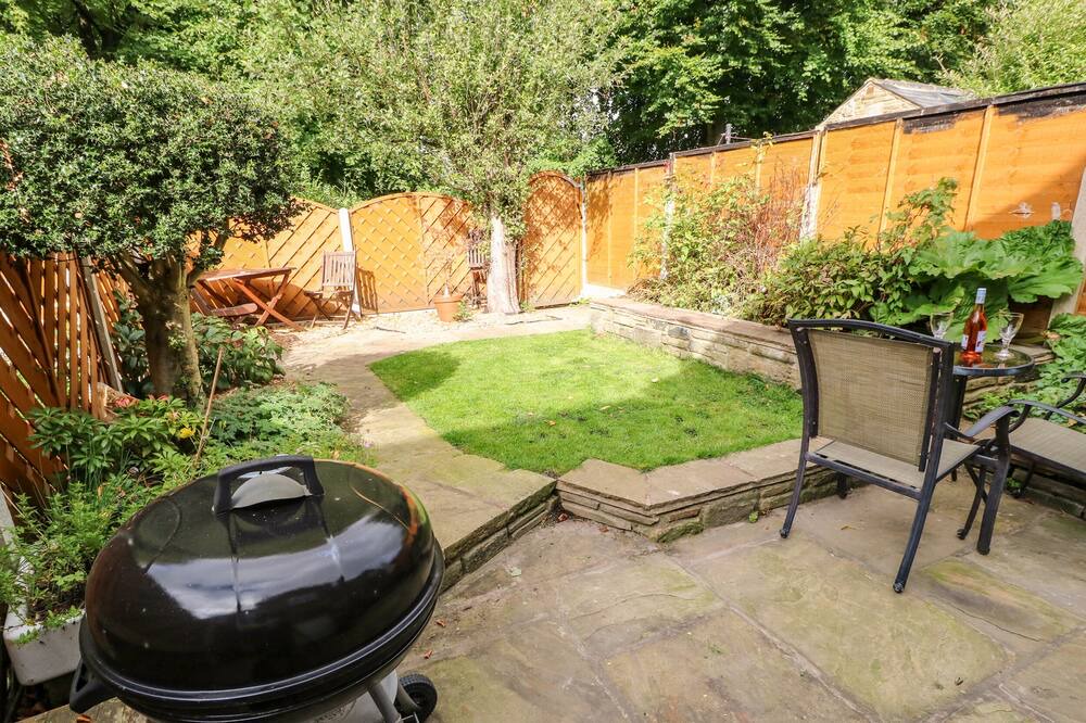 Photo of Outdoor in Padfield