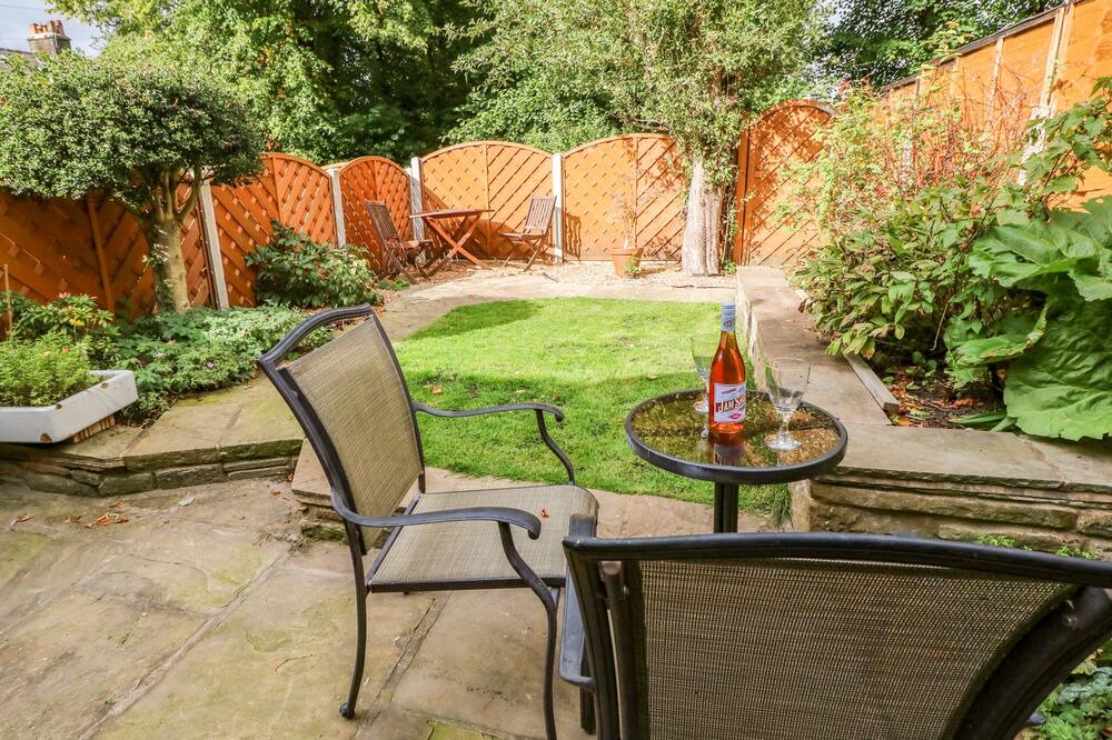 Photo of Outdoor in Padfield