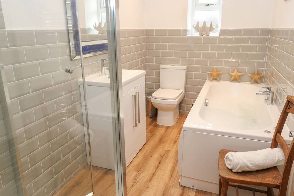 Photo of Bathroom in Padfield