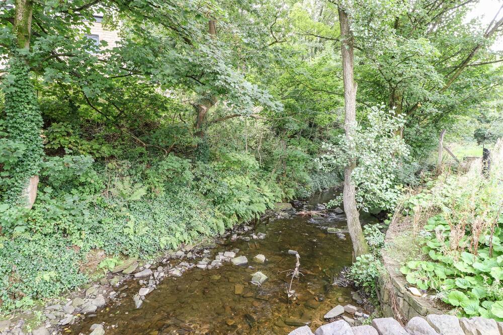 Photo of Outdoor in Padfield