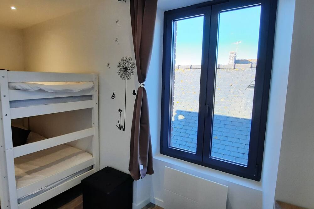 Photo of Bedroom in Saint-Benoit-des-Ondes
