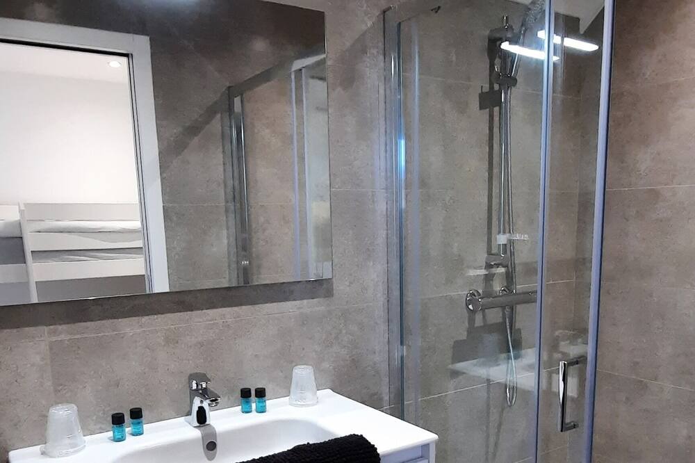 Photo of Bathroom in Saint-Benoit-des-Ondes
