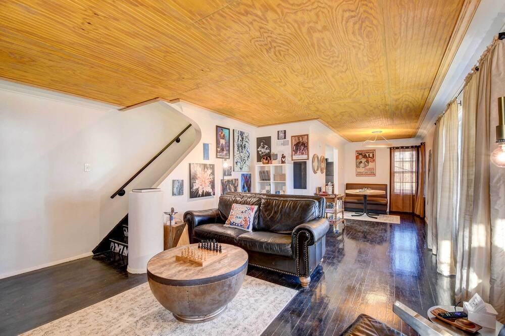 Photo of Livingroom in Belleville