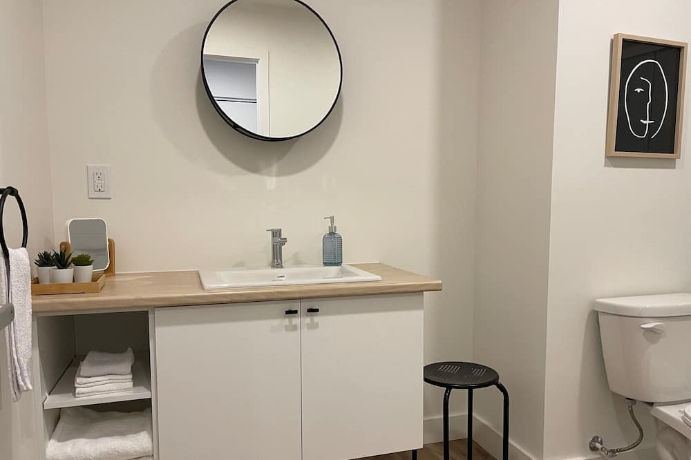 Photo of Bathroom in Cite-Universitaire