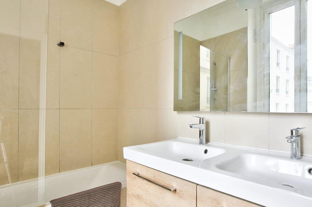 Photo of Bathroom in Gare