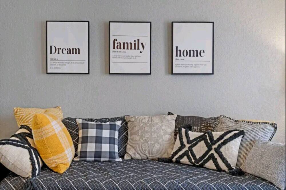 Photo of Bedroom in Hewitt
