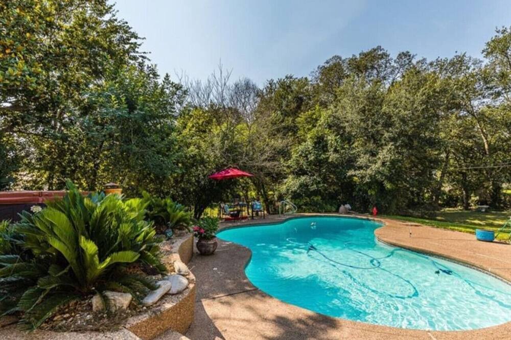 Photo of Outdoor in Hewitt