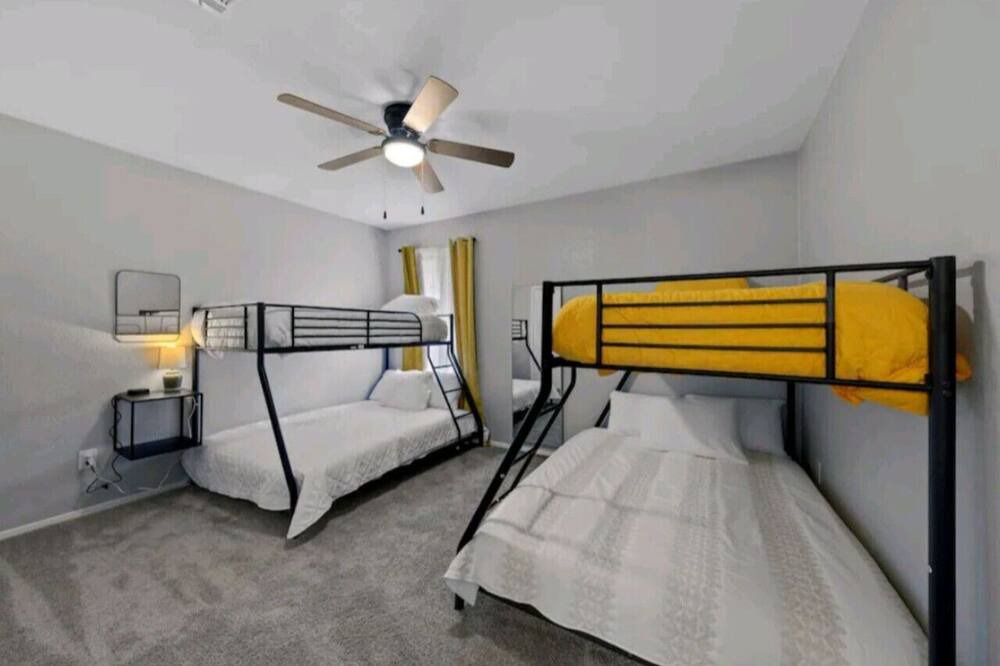 Photo of Bedroom in Hewitt
