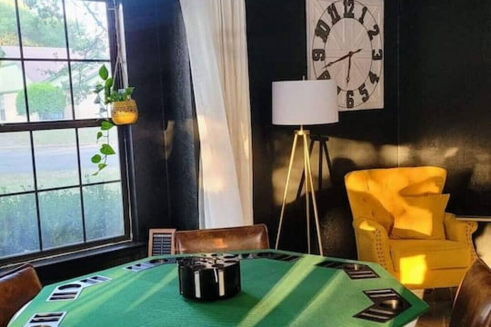 Photo of Bedroom in Hewitt