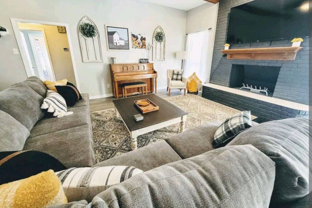 Photo of Livingroom in Hewitt