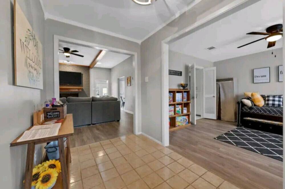 Photo of Bedroom in Hewitt