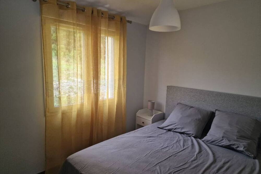 Photo of Bedroom in Alba-la-Romaine