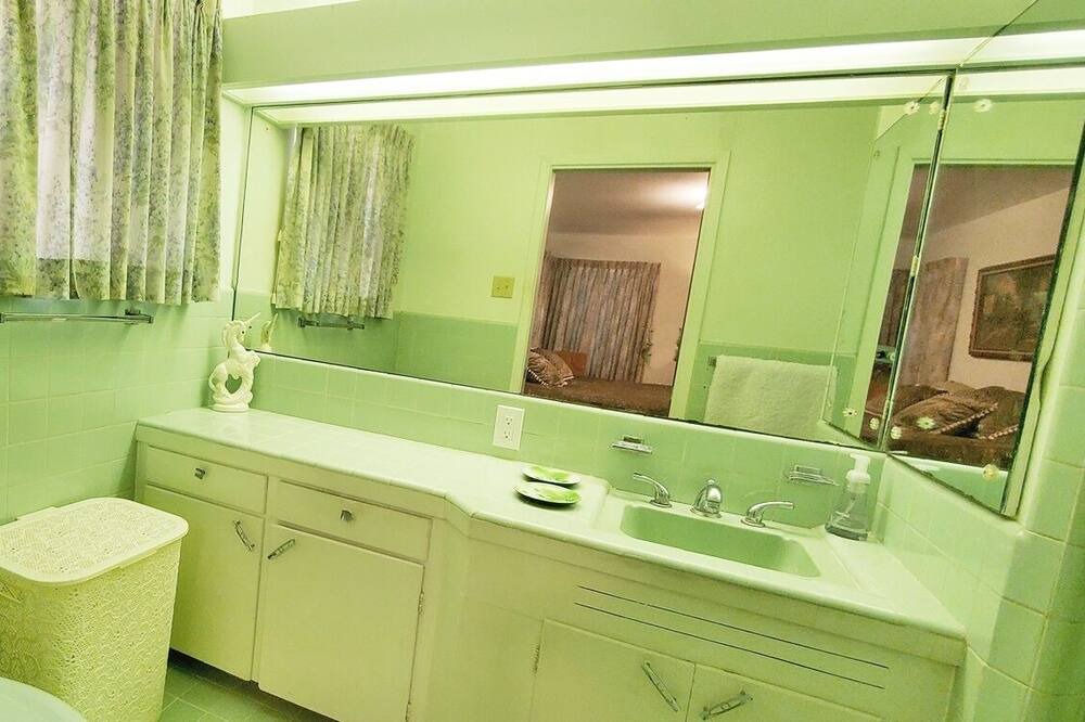 Photo of Bathroom in Shearer Hills - Ridgeview