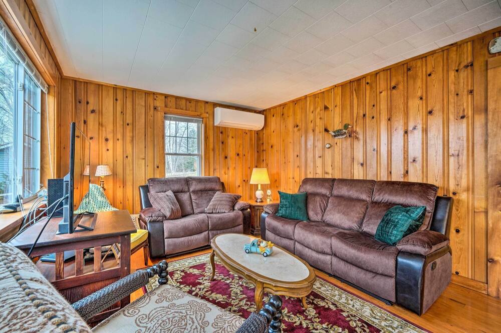 Photo of Livingroom in Poultney