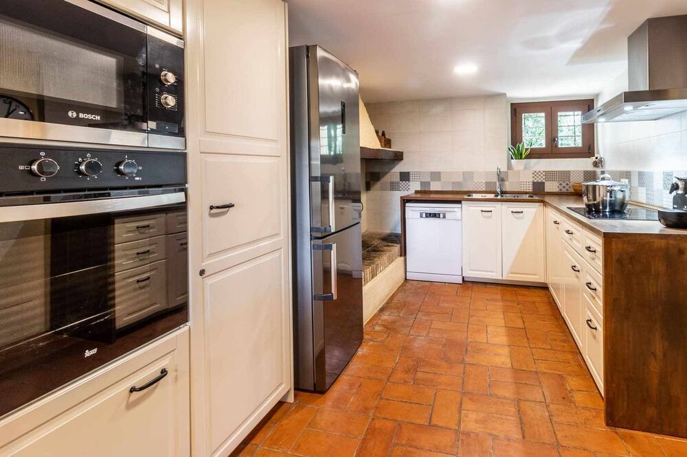 Photo of Kitchen in Sant Esteve de Guialbes