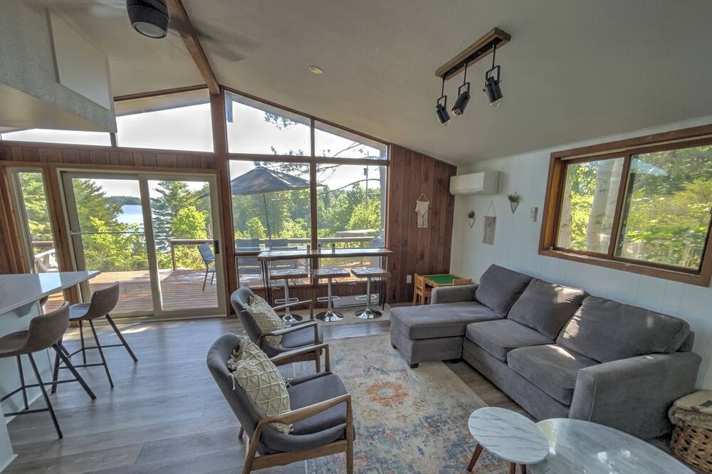 Photo of Livingroom in Tay Valley