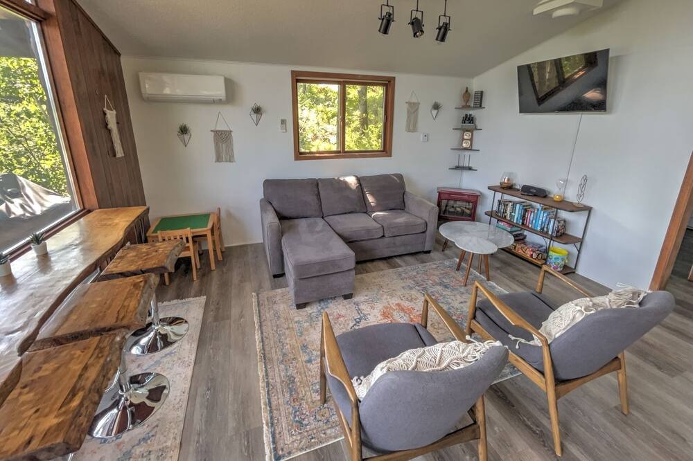 Photo of Livingroom in Tay Valley