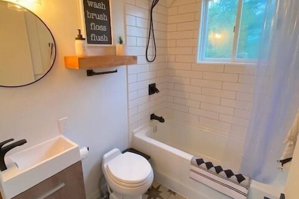 Photo of Bathroom in Tay Valley