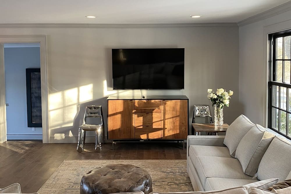 Photo of Livingroom in Clinton Corners