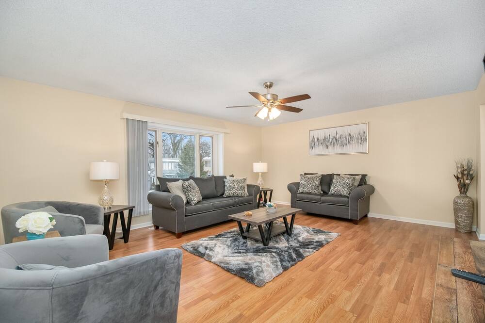 Photo of Livingroom in Aurora