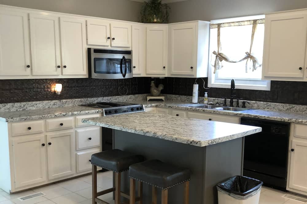 Photo of Kitchen in Tompkinsville