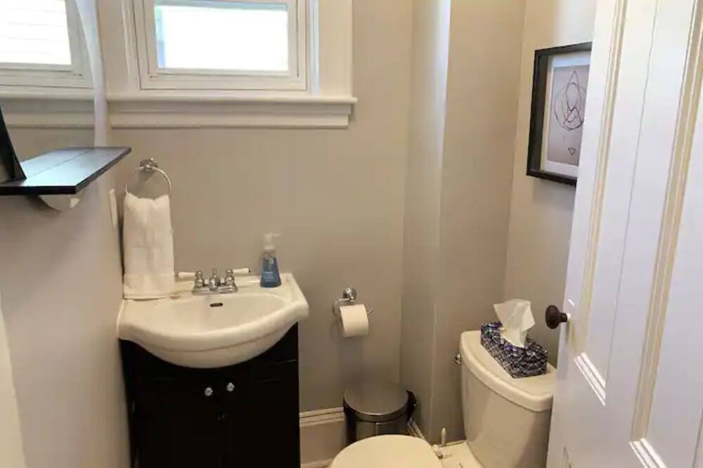 Photo of Bathroom in North End