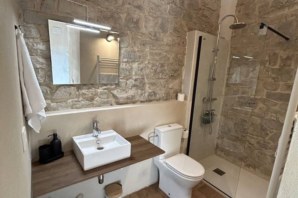 Photo of Bathroom in Llorac