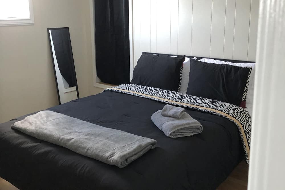 Photo of Bedroom in Arnold's Cove