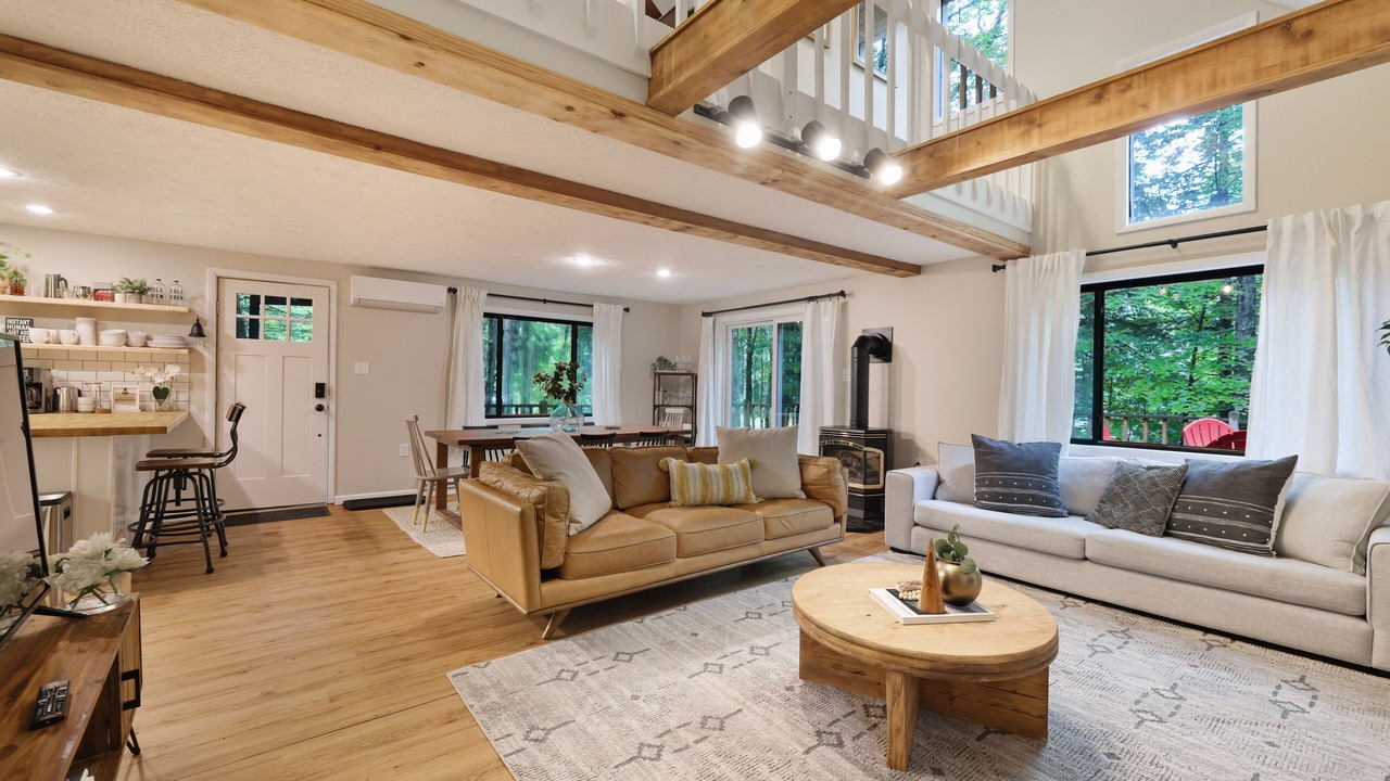 Photo of Livingroom in Pocono Lake