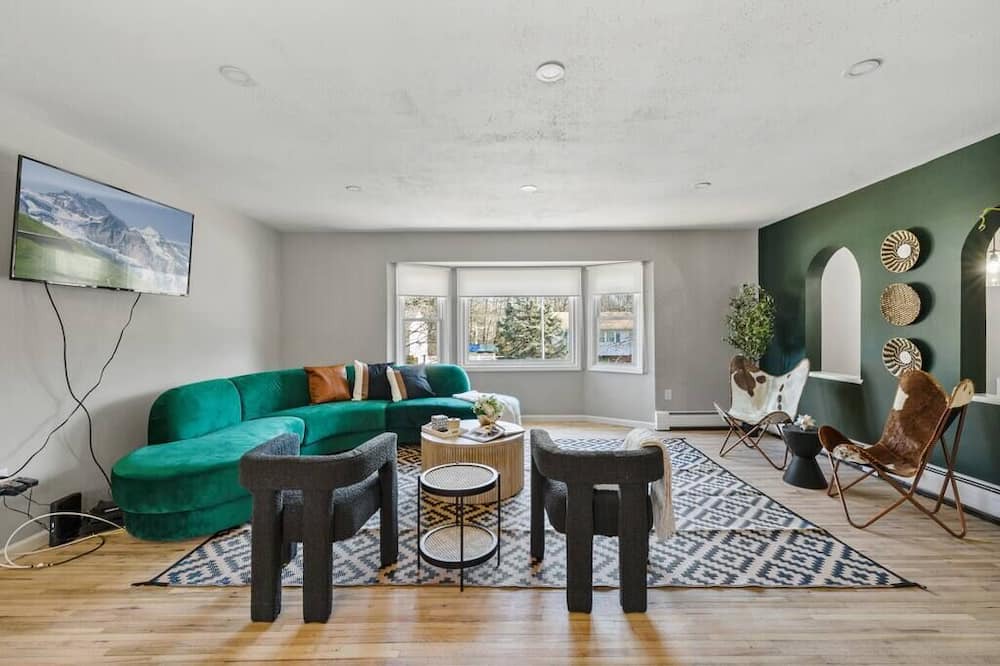 Photo of Livingroom in Hillcrest