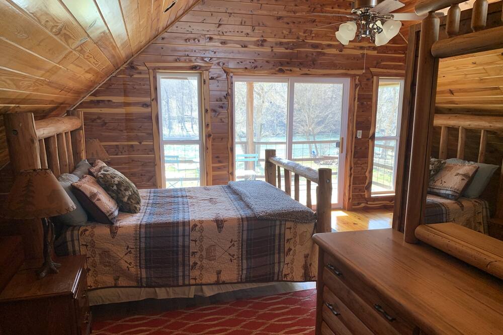 Photo of Bedroom in Mammoth Spring